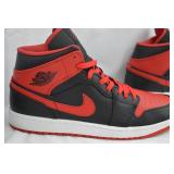 Nike Air Jordan 1 Mid Red Bred 2022