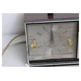 Vintage Philco AM/FM Woodgrain Alarm Clock Radio