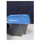 Comprehensive Pet Owners Set: Carrier, Food Bowls, and Accessories