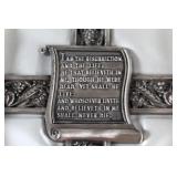 Decorative Lot with Floral Wall Hangings and Religious Cross Plaques