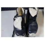 Pair of Salomon SR 301 Women