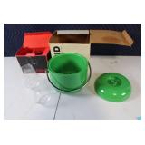 Green Ice Bucket with Lid and Set of 2 VIVANT Stemless Glasses
