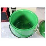 Green Ice Bucket with Lid and Set of 2 VIVANT Stemless Glasses
