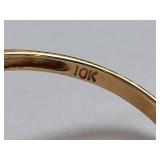 10kt Gold Peridot Ring with Elegant Design