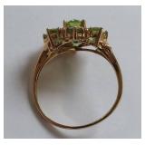 10kt Gold Peridot Ring with Elegant Design