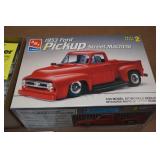 Ertl AMT 1953 Ford Pickup Street Machine Model Kit