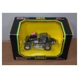 Racing Champions Sprint Car 1:24 Scale Model Car - #11
