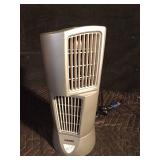 Lasko Platinum desk top wind tower with manual