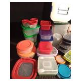 Lg box of Tupperware, Rubbermaid and more containers