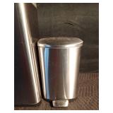 2 flip-top garbage cans