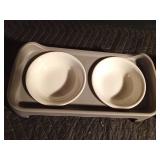 2 pet dishes