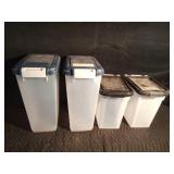 4 Pet food containers