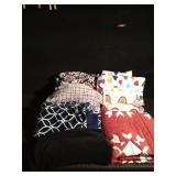 6 Soft blankets and 1 quilt