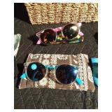 Woven organizer of sunglasses and sunglass cases