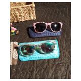 Woven organizer of sunglasses and sunglass cases