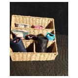 Woven organizer of sunglasses and sunglass cases