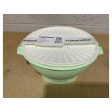 Collection 17.25 Cup Bowl with Starburst Lid, Light Blue Vintage Color, Dishwasher Safe and BPA Free (4.1 L)