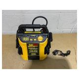 EverStart Maxx 1000 Peak Amp Jump Starter with 120 PSI Compressor, Pivoting LED Light, 3X USB Ports