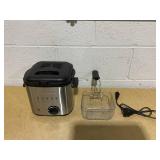 OVENTE Electric Deep Fryer 1.5 Liter Capacity, Lid with Viewing Window, Removable Frying Basket