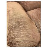 Flexsteel Brown Recliner with Patterned Upholstery. One of Two Matching Pieces, Lots 4 and 5 Flexsteel Brown Recliner with Patterned Upholstery. One of Two Matching Pieces, Lots 4 and 5