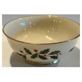 Lenox Holiday China Set with Holly Pattern - 21 Pieces Lenox Holiday China Set with Holly Pattern - 21 Pieces
