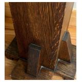 Vintage Solid Wood Pedestal Stand Vintage Solid Wood Pedestal Stand