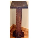 Vintage Solid Wood Pedestal Stand Vintage Solid Wood Pedestal Stand