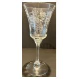 Set of 8 Etched Crystal Wine Glasses with Floral Design Set of 8 Etched Crystal Wine Glasses with Floral Design