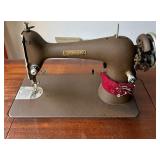 Antique Singer Sewing Machine in Wooden Table with Drawers
