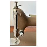 Antique Singer Sewing Machine in Wooden Table with Drawers