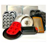 Collection of Assorted Bakeware and Baking Sheets Collection of Assorted Bakeware and Baking Sheets
