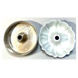 Collection of Assorted Bakeware and Baking Sheets Collection of Assorted Bakeware and Baking Sheets