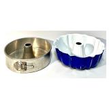 Collection of Assorted Bakeware and Baking Sheets Collection of Assorted Bakeware and Baking Sheets