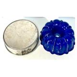 Collection of Assorted Bakeware and Baking Sheets Collection of Assorted Bakeware and Baking Sheets