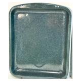 Set of 11 Assorted Baking and Broiling Trays and Racks Set of 11 Assorted Baking and Broiling Trays and Racks