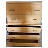 Vintage Wooden 5-Drawer Chest of Drawers Vintage Wooden 5-Drawer Chest of Drawers