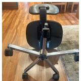 Adjustable Office Chair with Rolling Casters Adjustable Office Chair with Rolling Casters