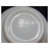 Eary American Cinderaella Mixing Bowl 443 1/2 Quart