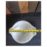 Eary American Cinderaella Mixing Bowl 443 1/2 Quart