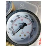 Collection of New Pressure Gauges Collection of New Pressure Gauges
