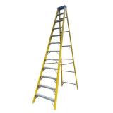 Werner 12-Foot Fiberglass Step Ladder, 300 lbs Load Capacity