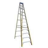 Werner 12-Foot Fiberglass Step Ladder, 300 lbs Load Capacity