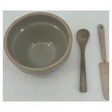 Miniature set of 3 Stainless Steel Colanders and Ceramic Mixing Bowl with Utensils