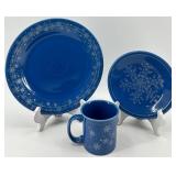Fiestaware Dinnerware Set - Snowflake Pattern Includes Plates and Mug