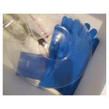 Misc serving platters, oven mitts a... Misc serving platters, oven mitts a...