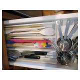 Mixing spoons,spatulas, food scrape... Mixing spoons,spatulas, food scrape...