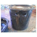 Large lidded Enamelware stick por a... Large lidded Enamelware stick por a...