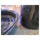 Large lidded Enamelware stick por a... Large lidded Enamelware stick por a...