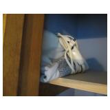 Content of ensuite closet to includ... Content of ensuite closet to includ...