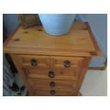 Pair of sturdy wood matching 4-draw... Pair of sturdy wood matching 4-draw...